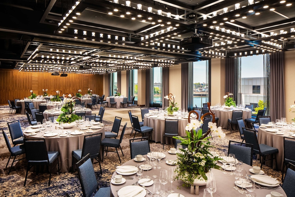 Hampton Inn Boston Seaport District 41/64