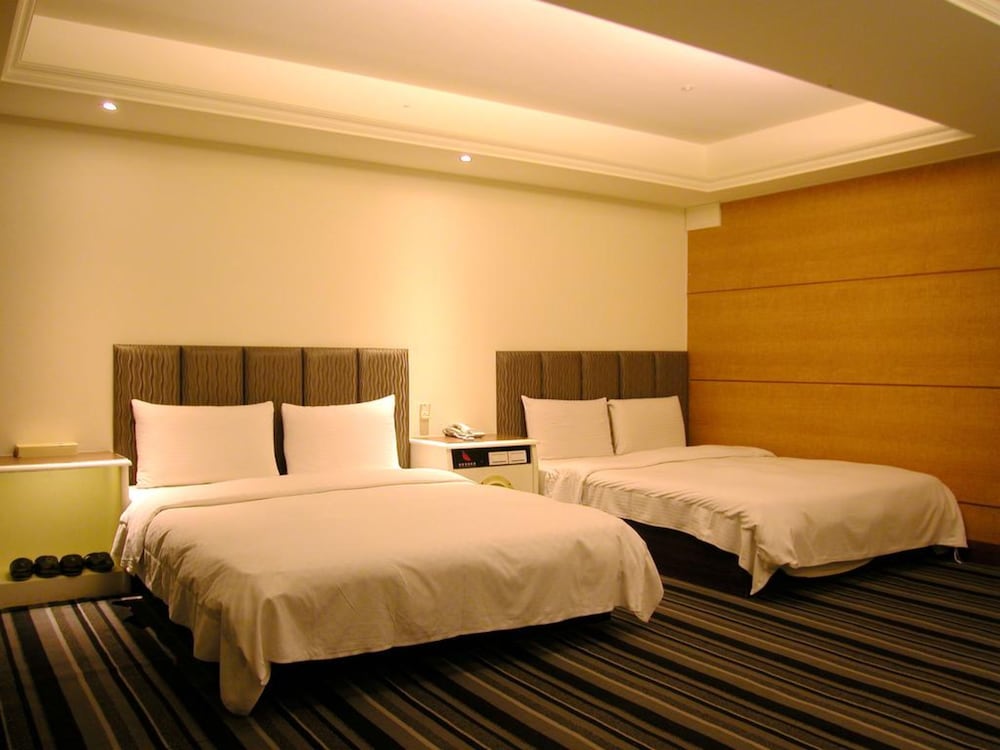 Zaw Jung Business Hotel 17/42