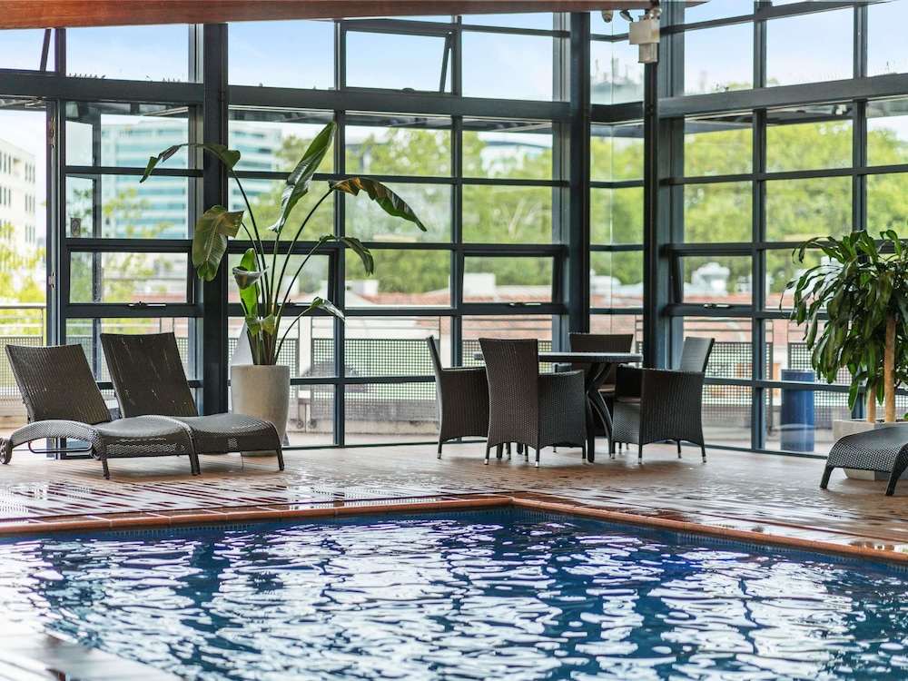 Novotel Canberra 39/72