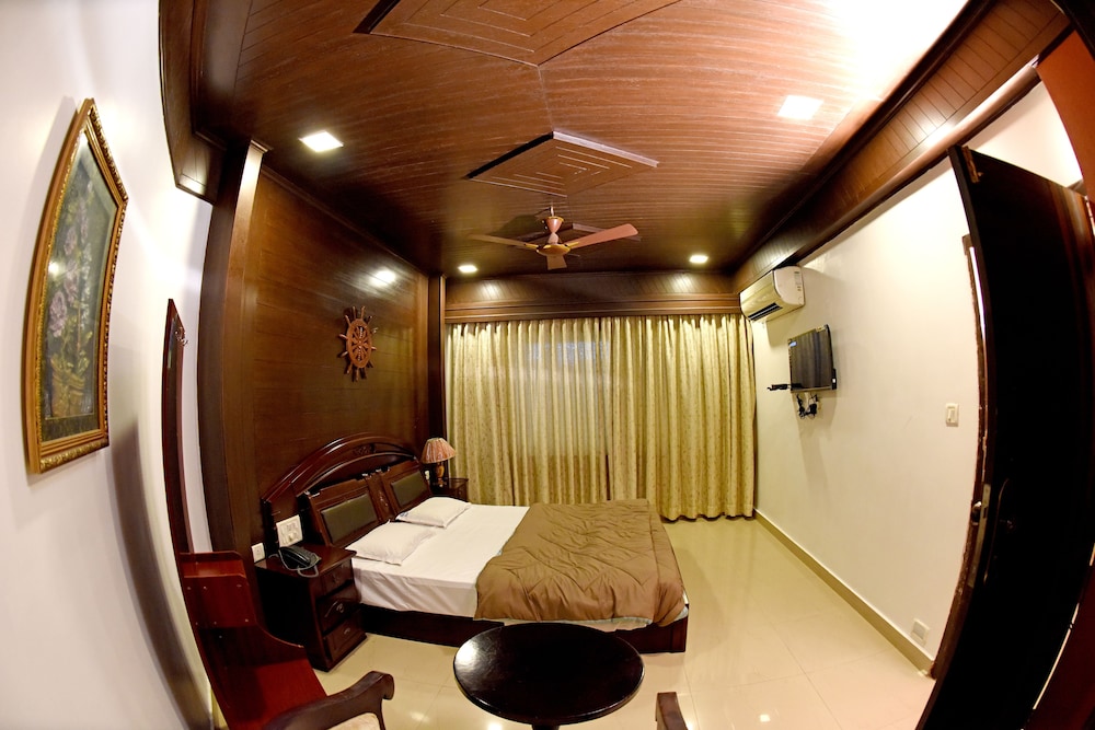 Sharada International Hotel 17/31
