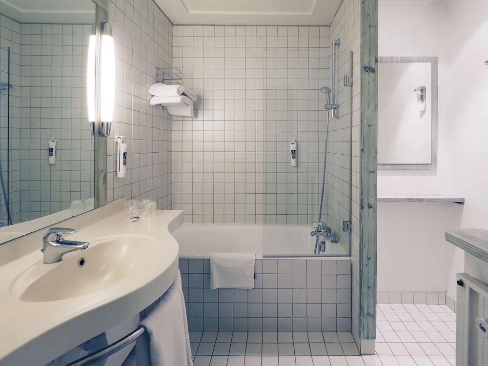 MERCURE MILLAU 49/50