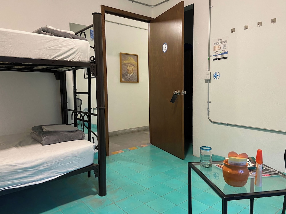 FEMALE DORM, FEMALE ONLY