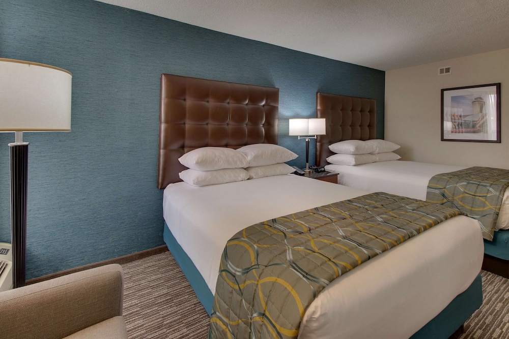 Pear Tree Inn St Louis Airport 19/45