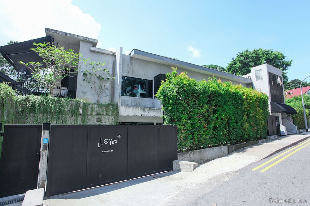 Lloyd Apos S Inn 53/60