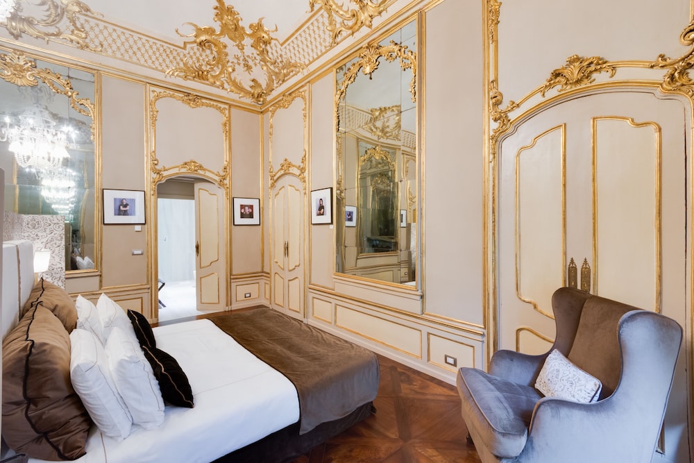 Palazzo Del Carretto Art Apartments 54/72