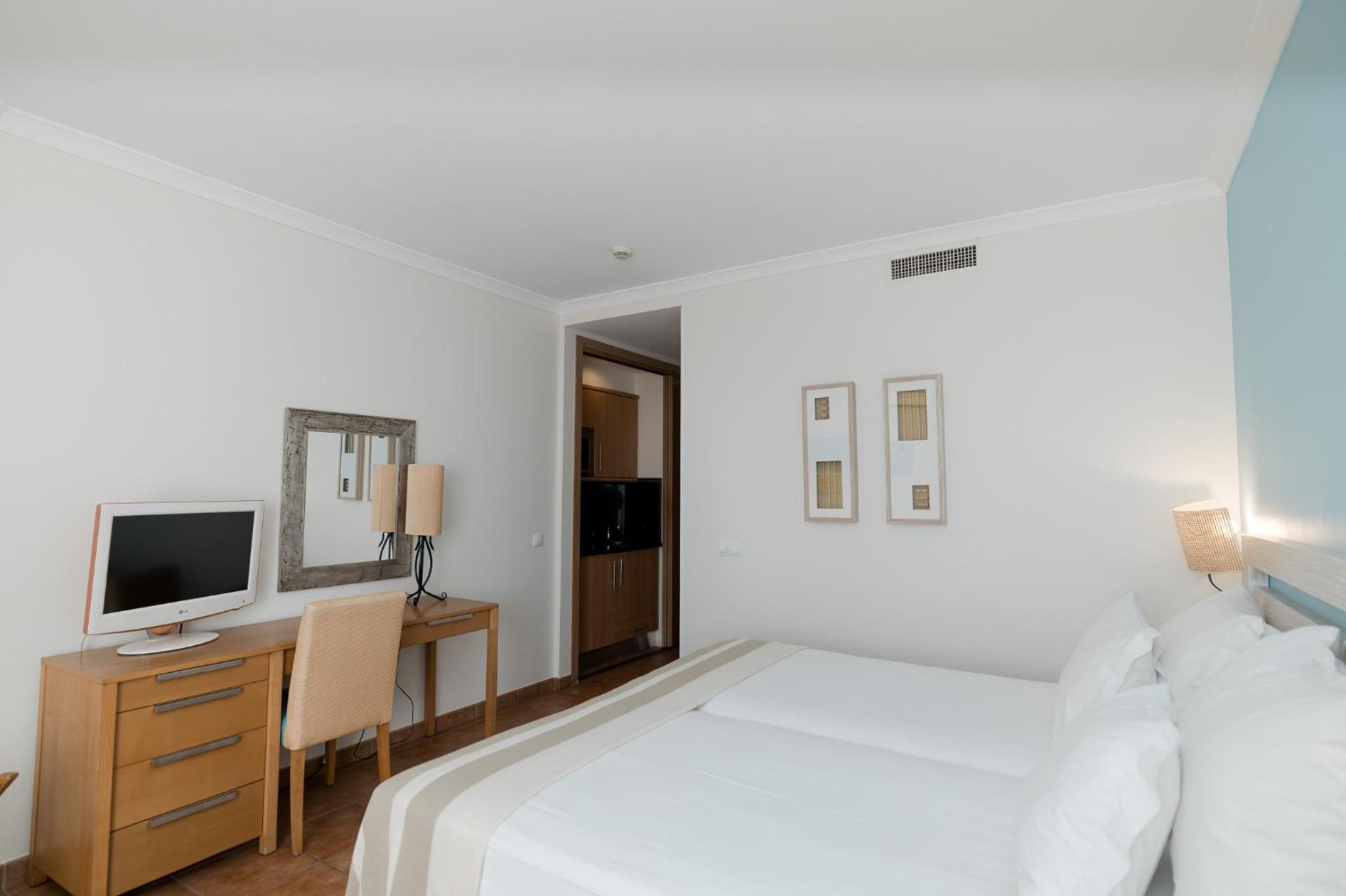 Room, Twin Beds, Sea View