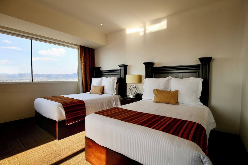 2 BEDROOMS, JUNIOR, DOUBLE BED, CITY VIEW