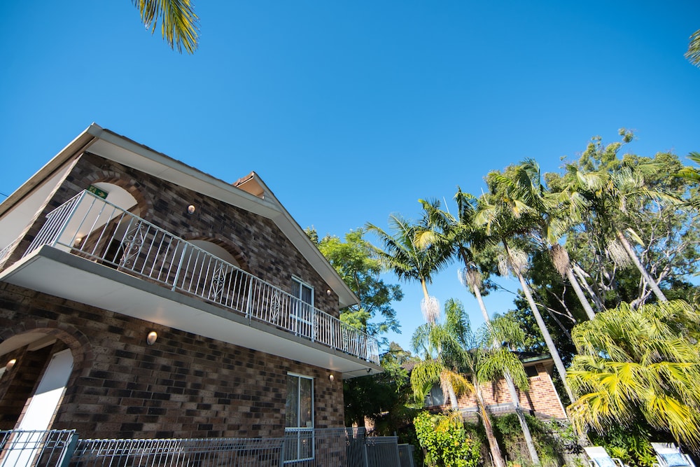 GOSFORD PALMS MOTOR INN 2/62