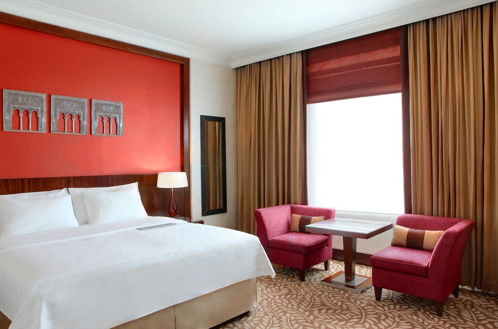 ROOM, KING BED