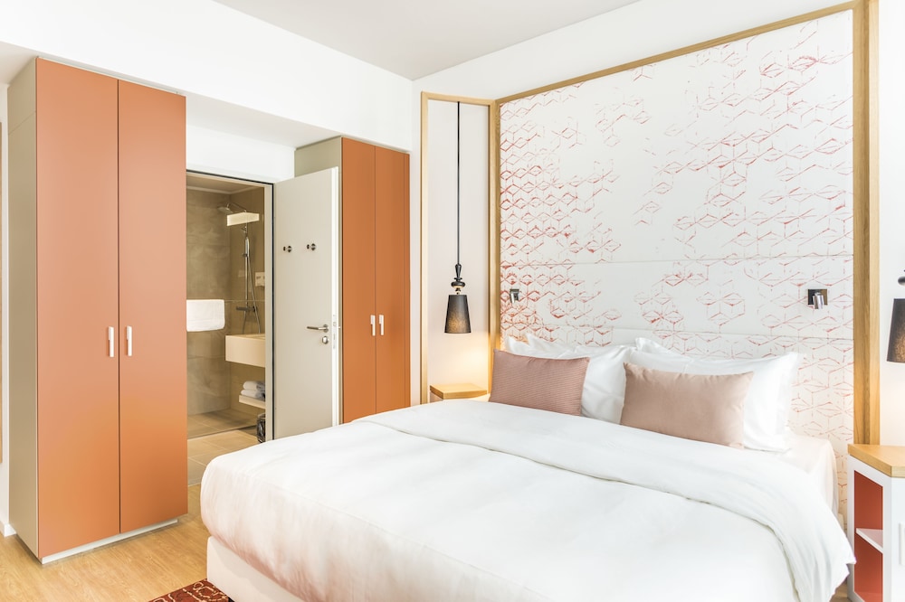 Room at Capri By Fraser Berlin, BERLIN