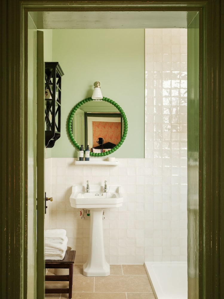 Pembroke Arms 47/50