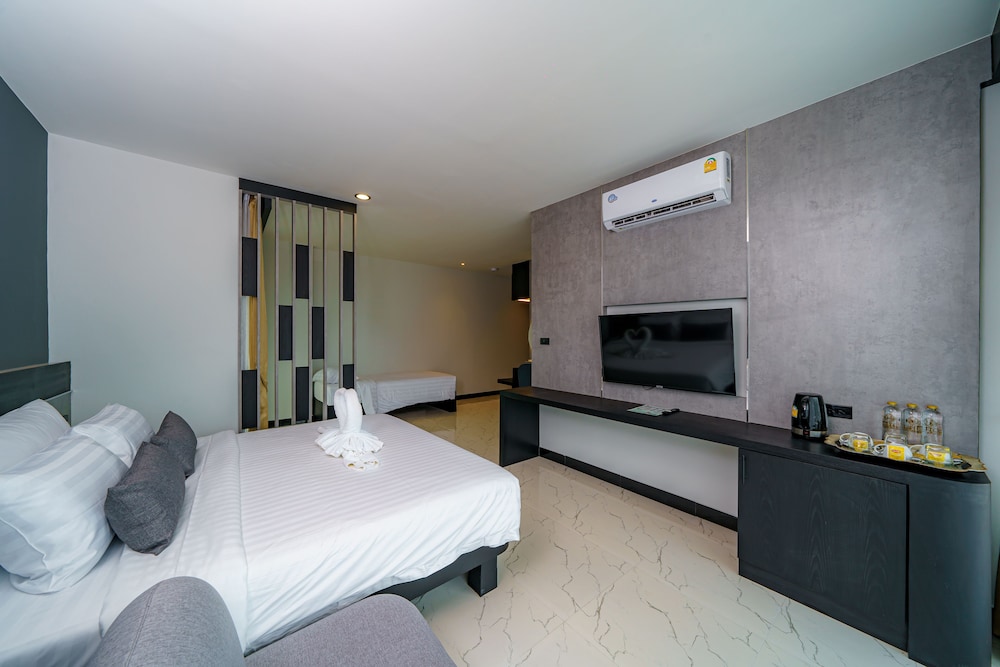LHC Hotel and Resort 37/75
