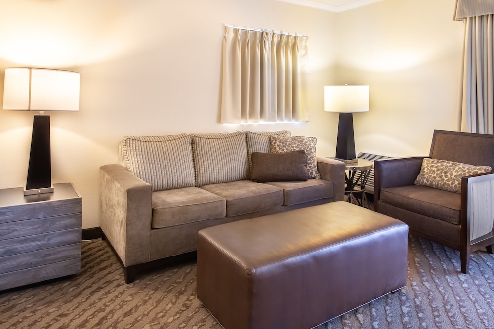 Valley River Inn 24/50
