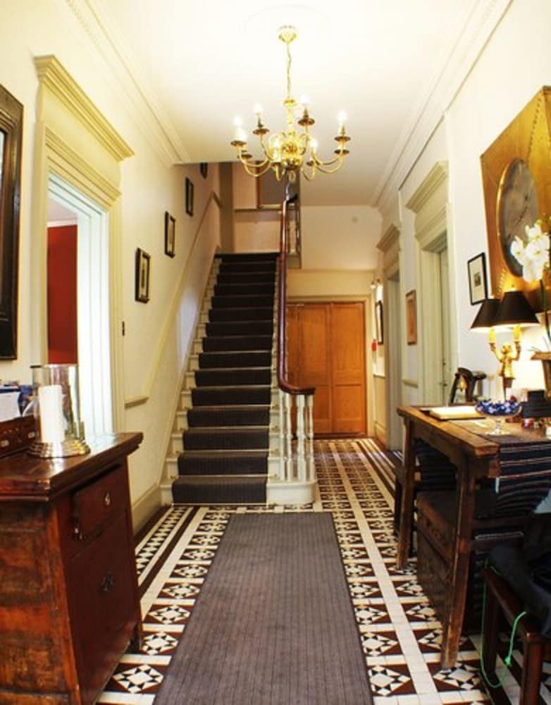 Dorian House 2/54