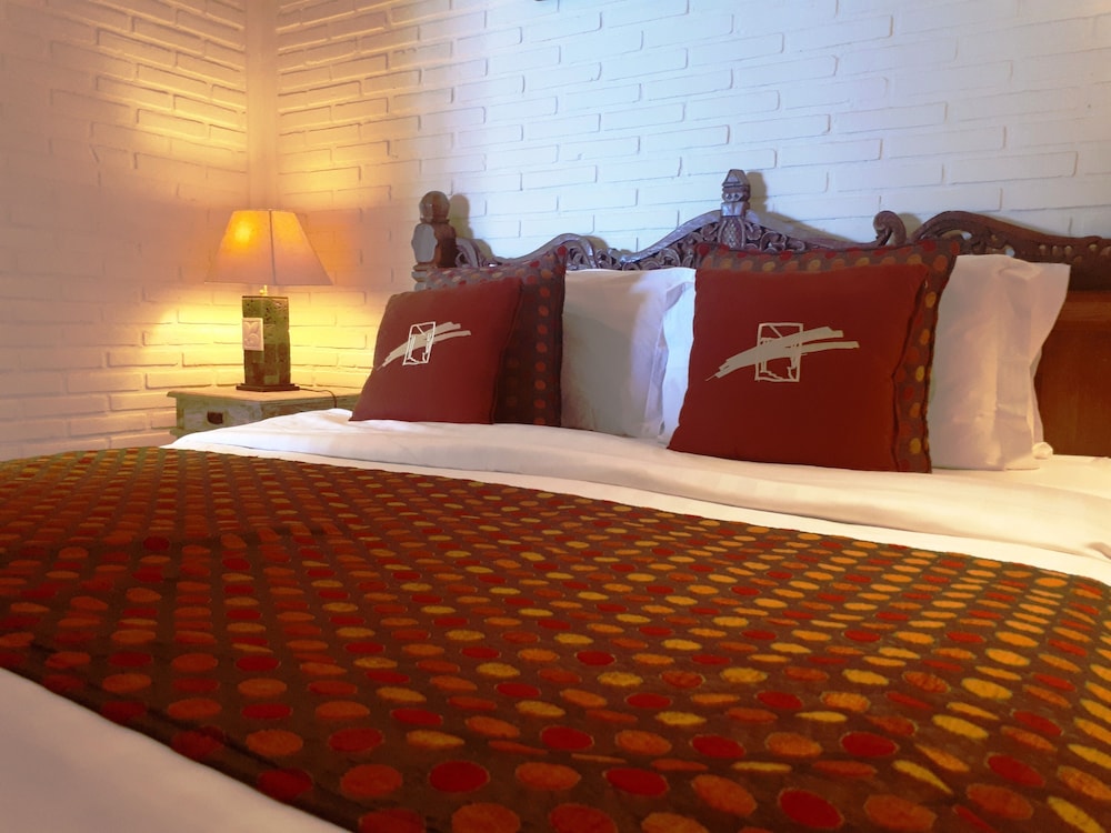 TAUCH TERMINAL RESORT TULAMBEN 2/69