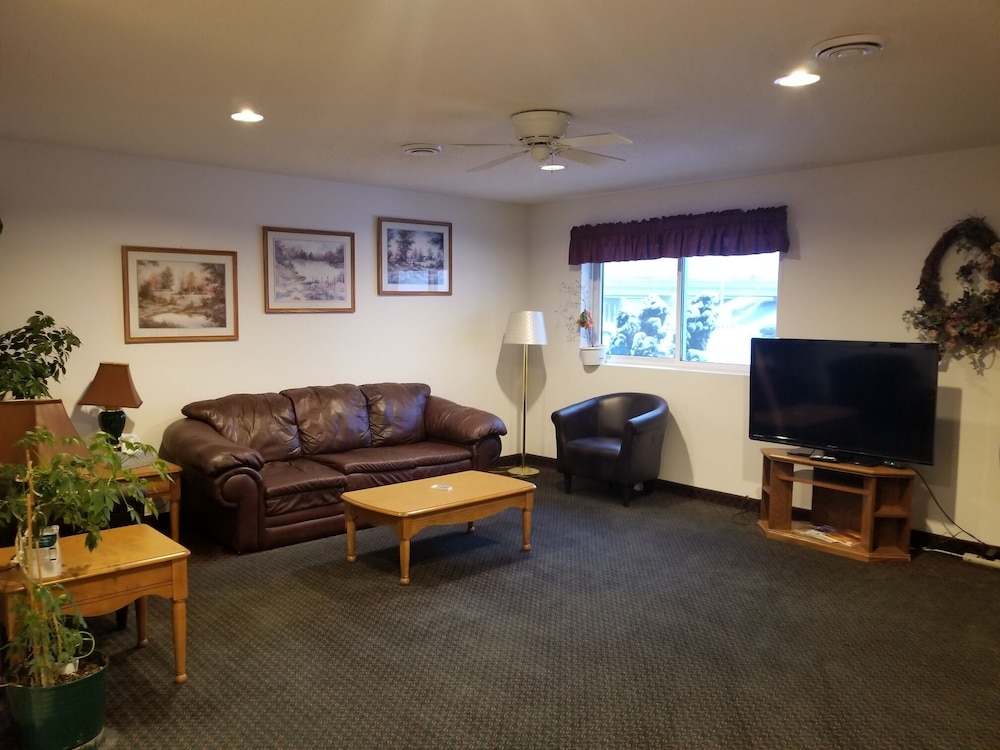 AmeriVu Inn and Suites-Stanley 27/47