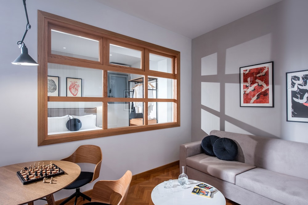 Kipos Boutique Suites 17/29