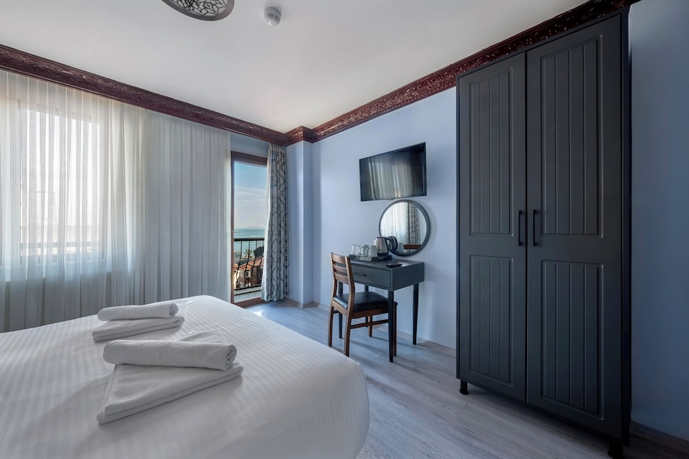 Mytra Hotel 5/50