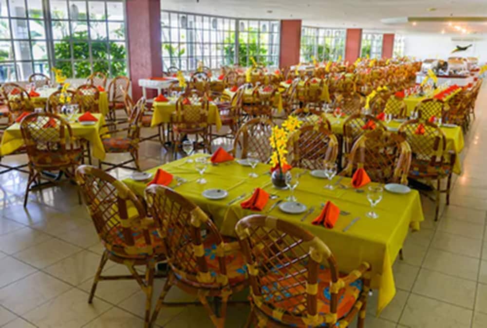 Marina Park Hotel 47/65