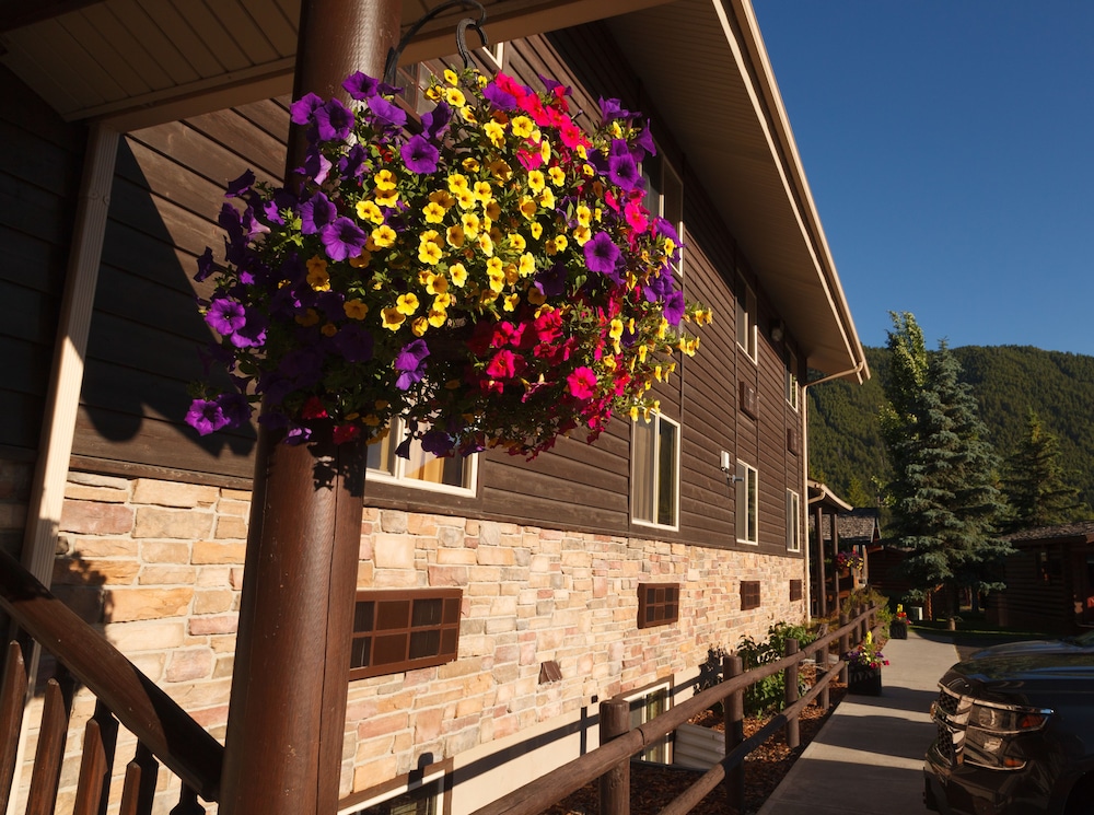Elk Country Inn 4/68