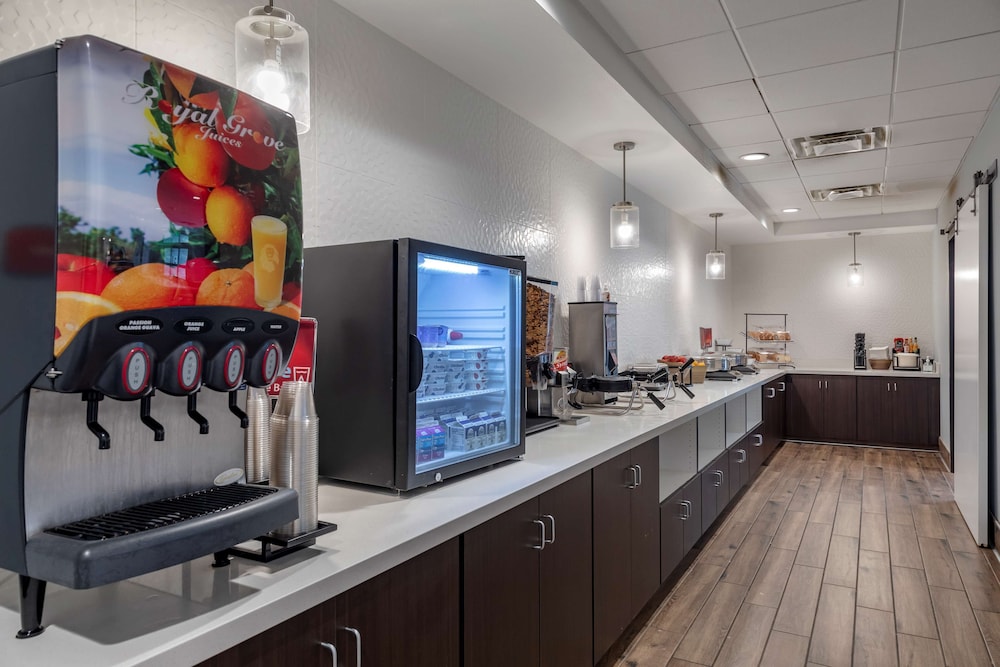 Best Western Plus Coachella Valley Inn & Suites 45/58
