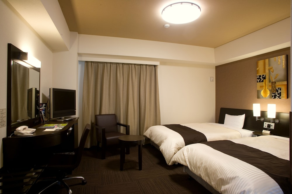 Hotel Route-Inn Hofu Ekimae 7/42