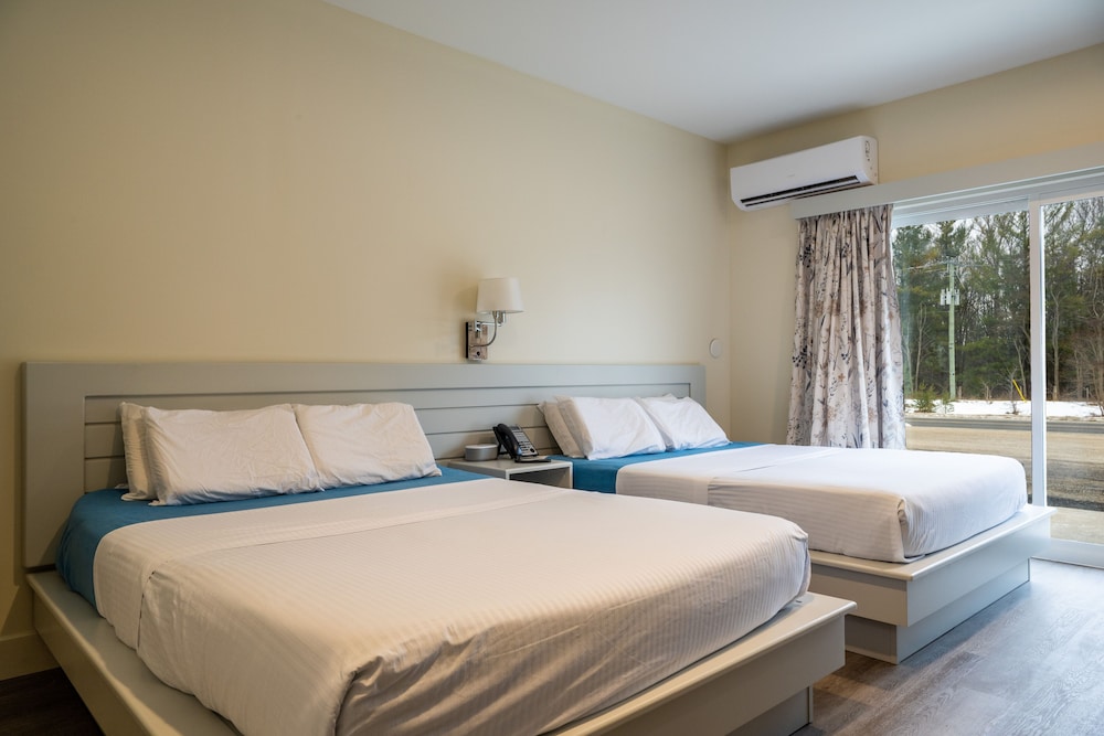 Leelas Villa Inn Flesherton 10/28
