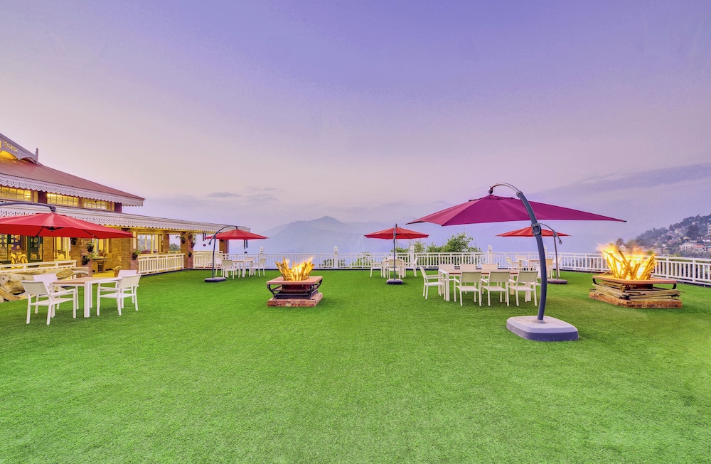 MAYFAIR Himalayan Spa Resort 38/45