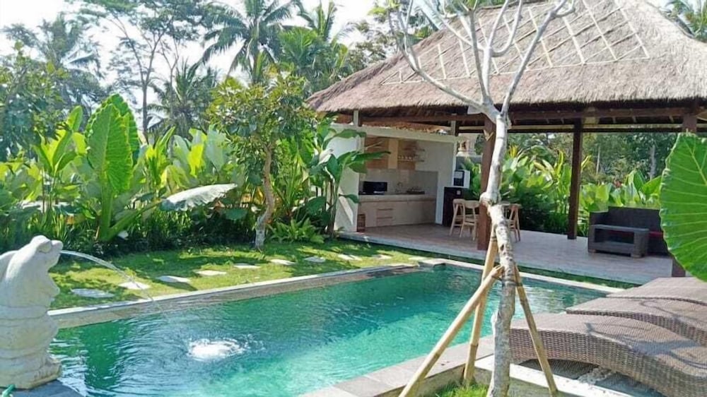 Three Gold Luxury Private Villas 41/50