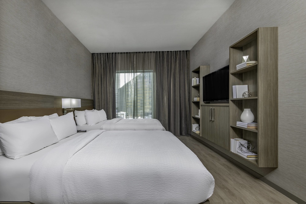 Ac Hotel By Marriott Charlotte City Center 17/61