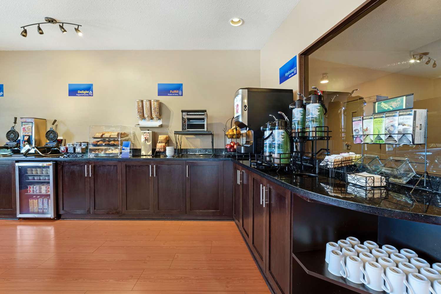 restaurant cafeteria