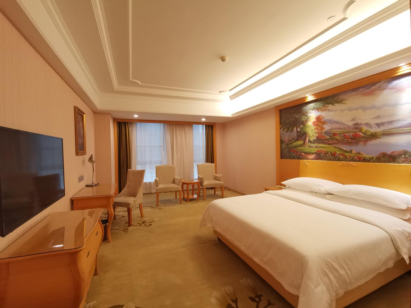 Vienna International Hotel (Yuhang Yuhang High Speed Railway Station) 11/30