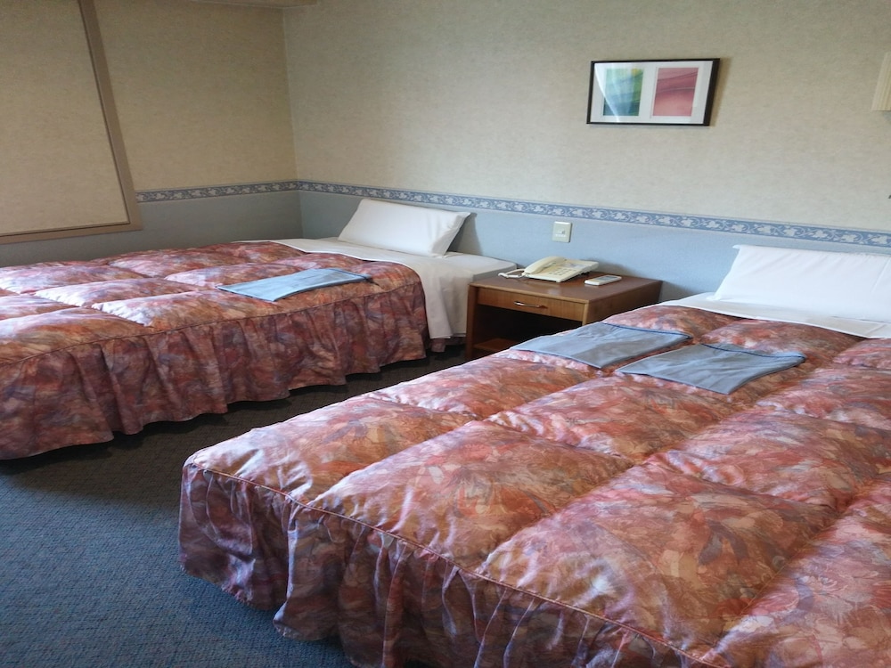 SUPERIOR, TWIN BEDS, SMOKING