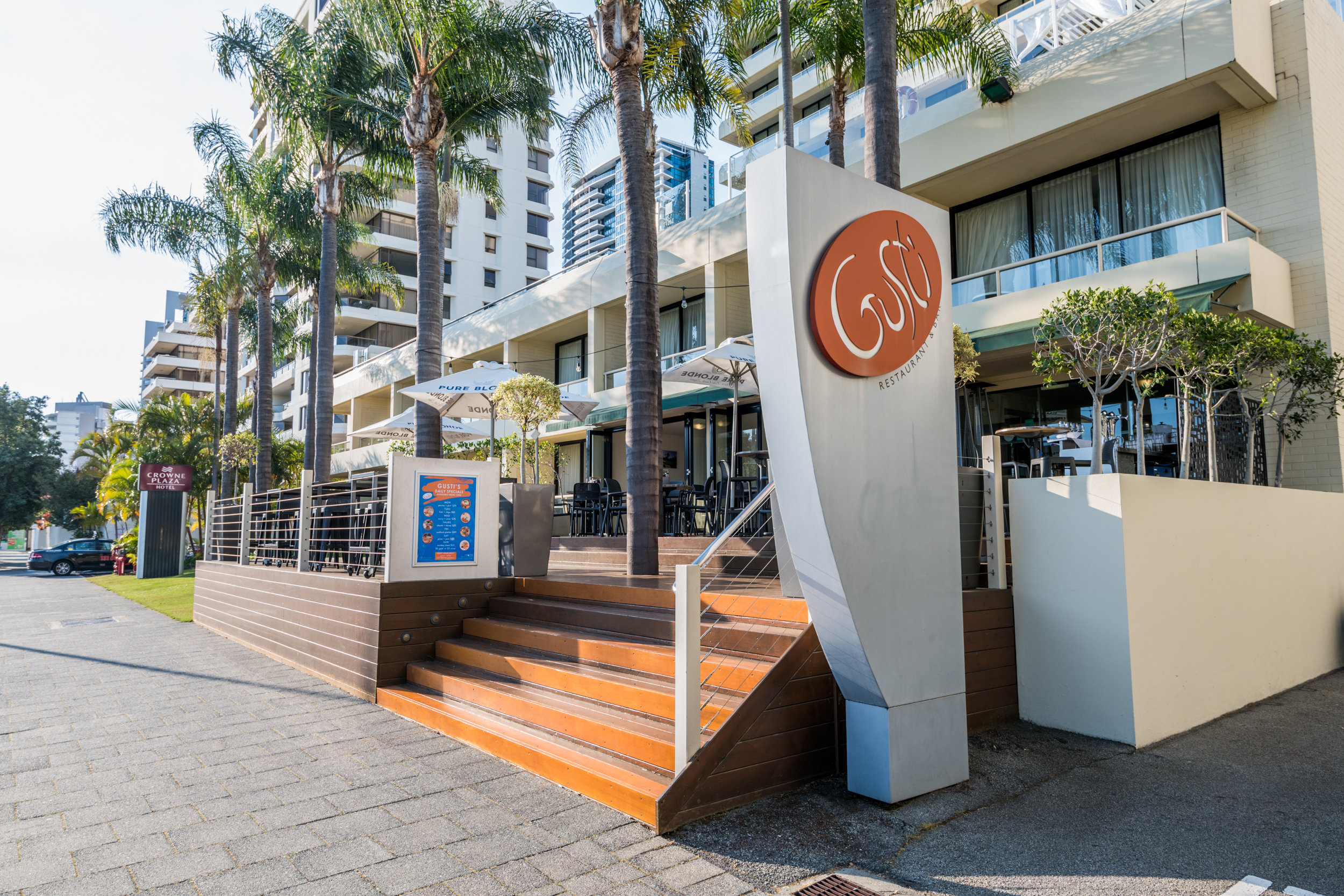 Crowne Plaza Perth 38/50