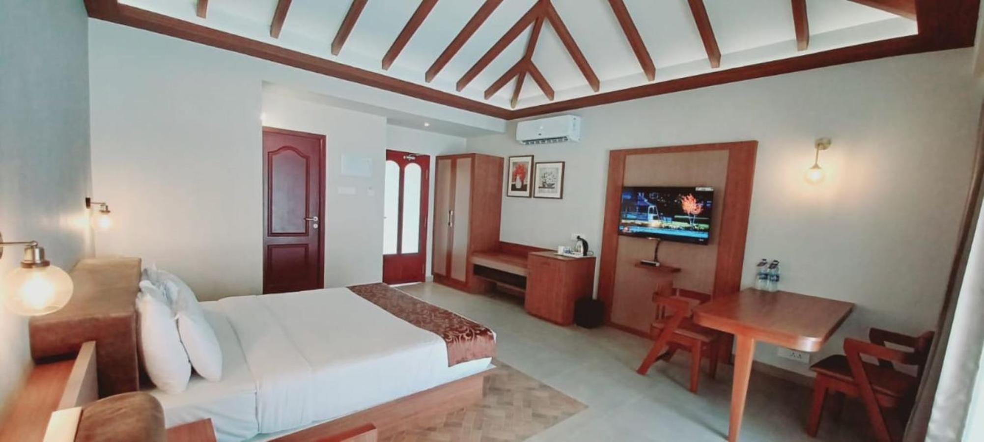 Room at Abad Turtle Beach, MARARIKULAM