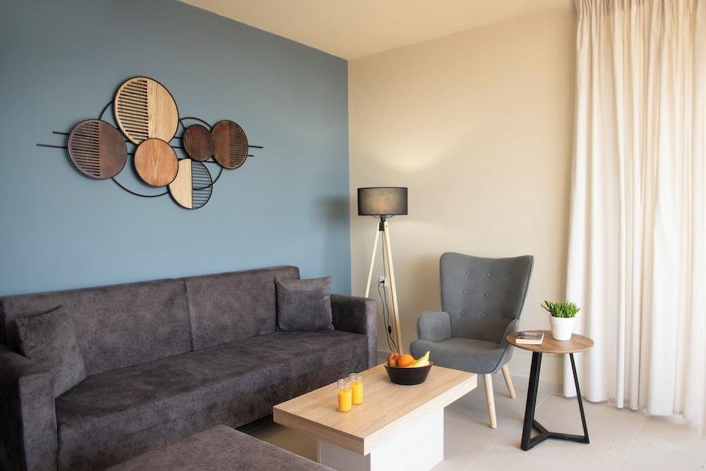 Marina Alimos Hotel Apartments 25/50