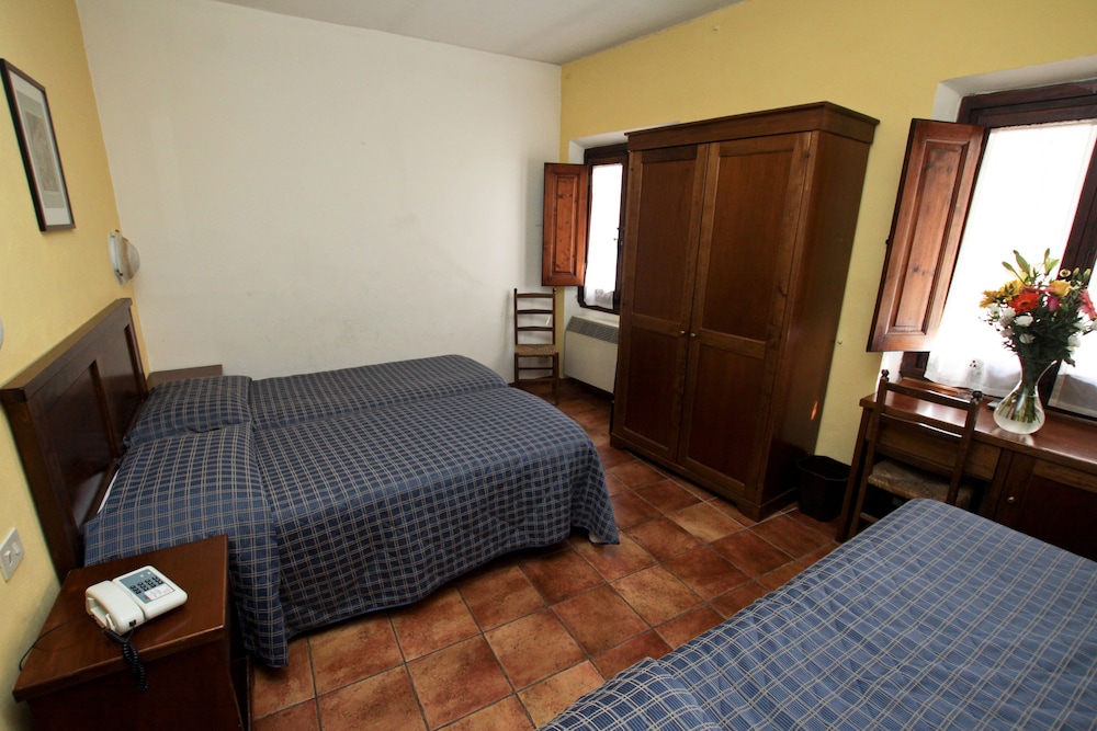 Nizza Hotel 8/69