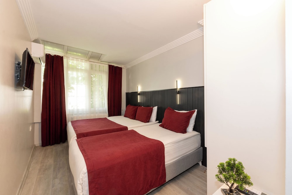 STANDARD, TRIPLE, 3 BEDS