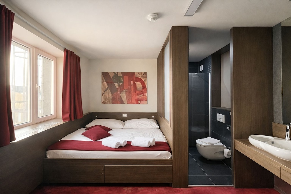 Kongres Hotel Roca 27/76