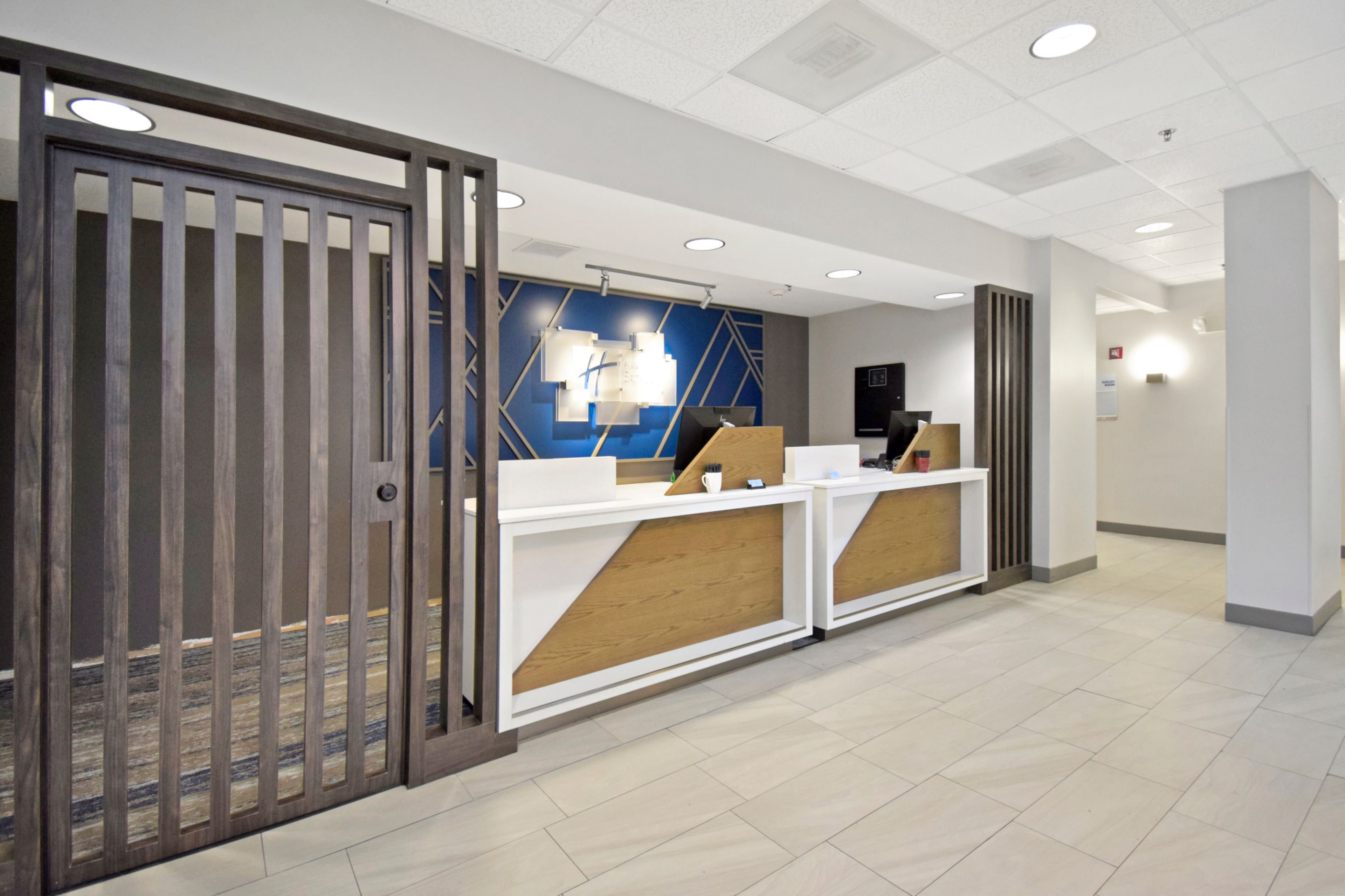 Holiday Inn Express Boone 10/77