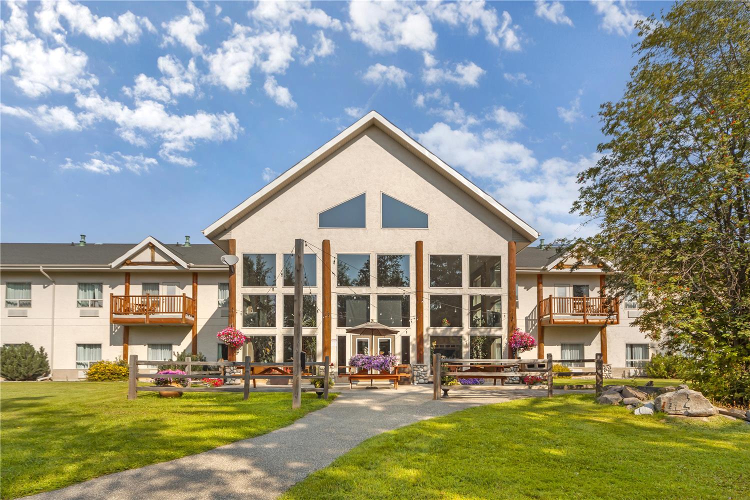 Best Western Plus Valemount Inn & Suites 61/65