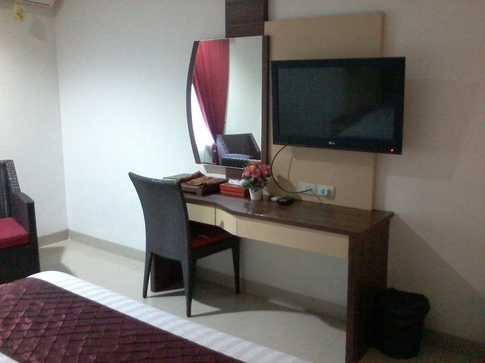 HOTEL BANDARA SYARIAH 42/48