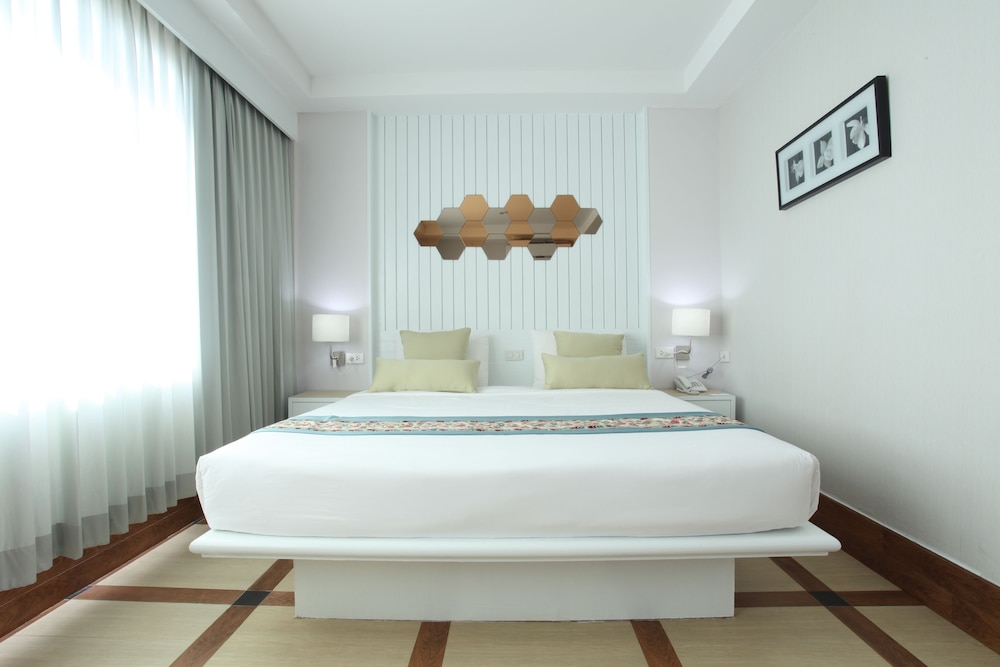 Maldives Beach Resort 12/56