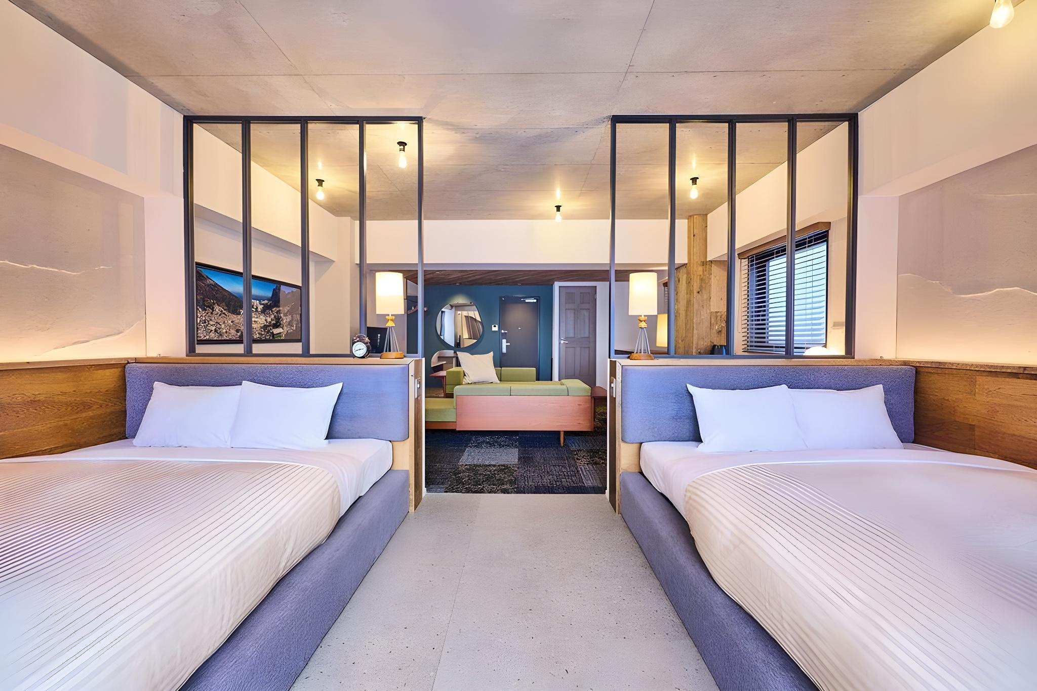 EXECUTIVE, SUITE