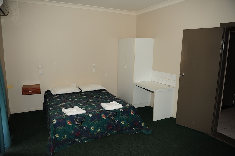 Allen Hotel 54/69