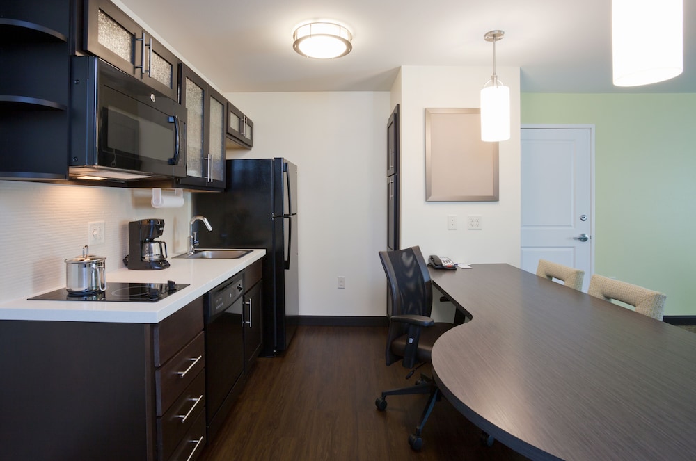 Candlewood Suites Bemidji Paul Bunyan 34/37