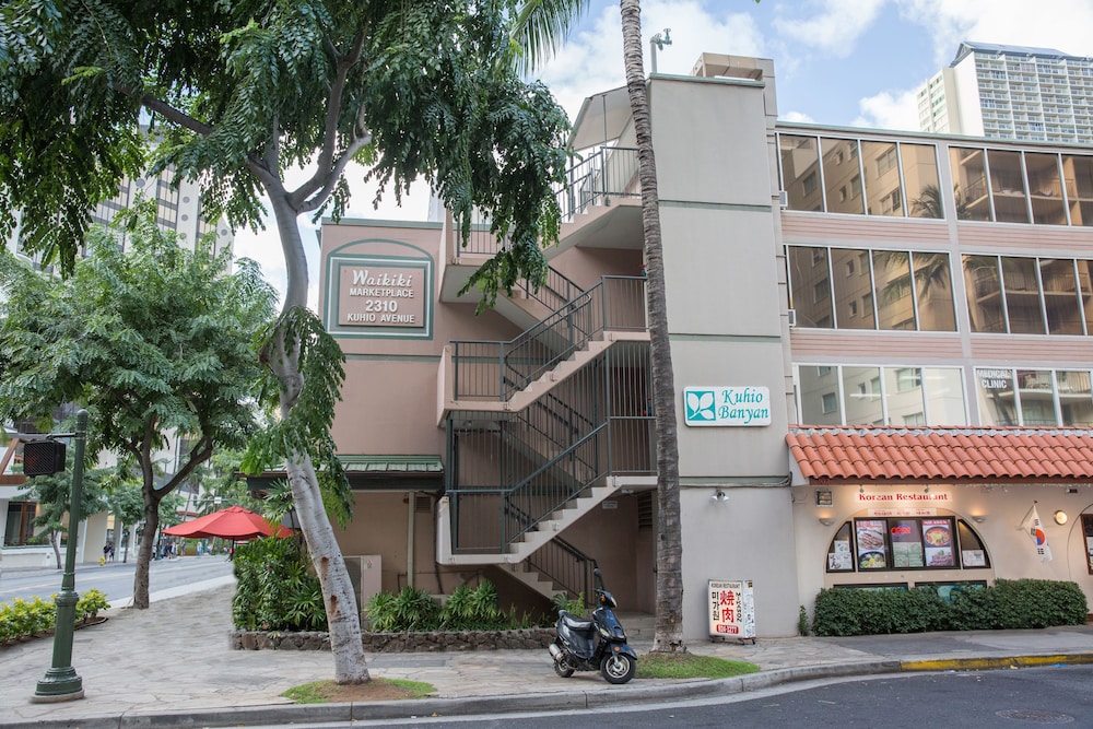 Kuhio Banyan Club 52/59
