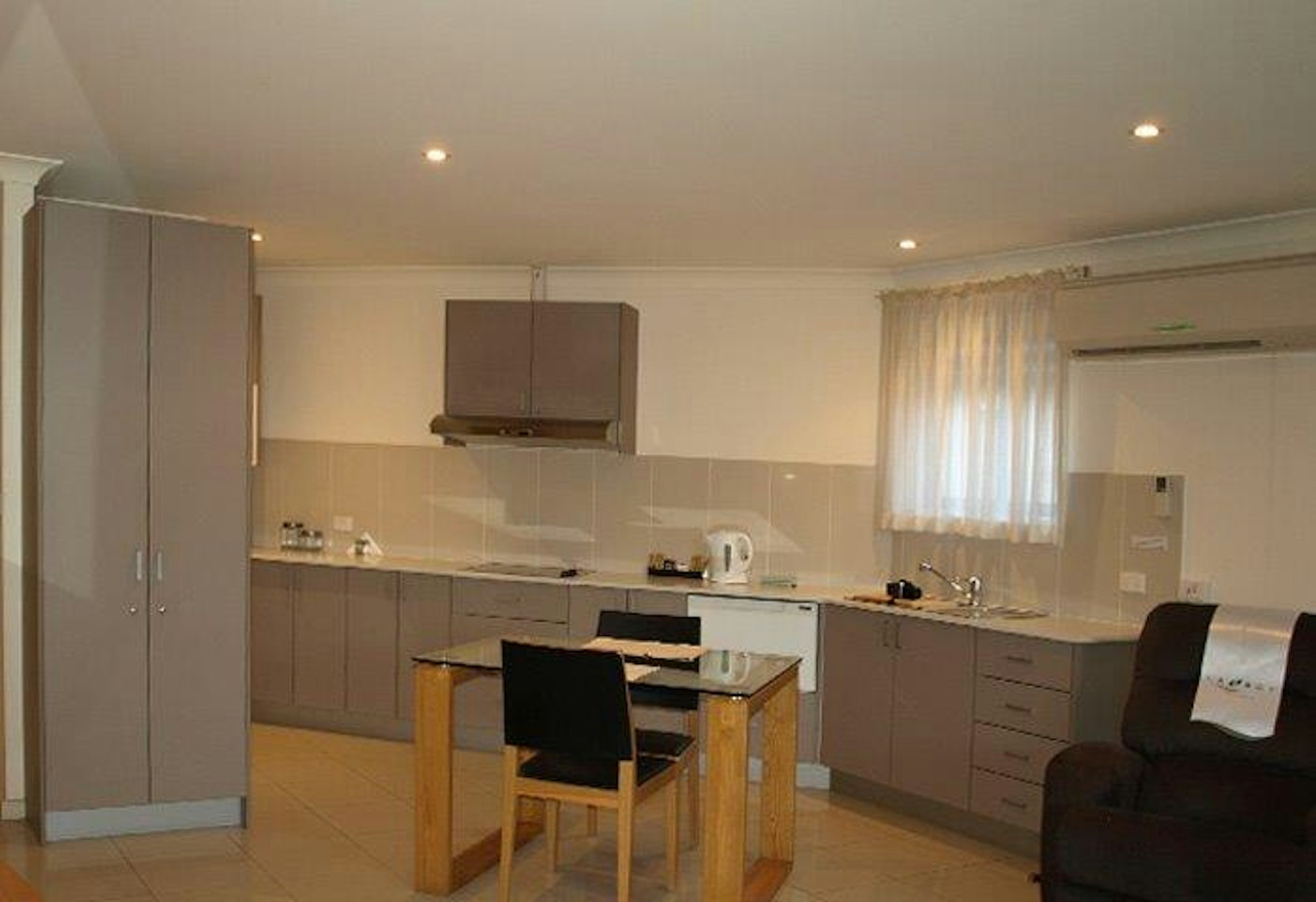 FRANCIS PHILLIP MOTOR INN 50/59
