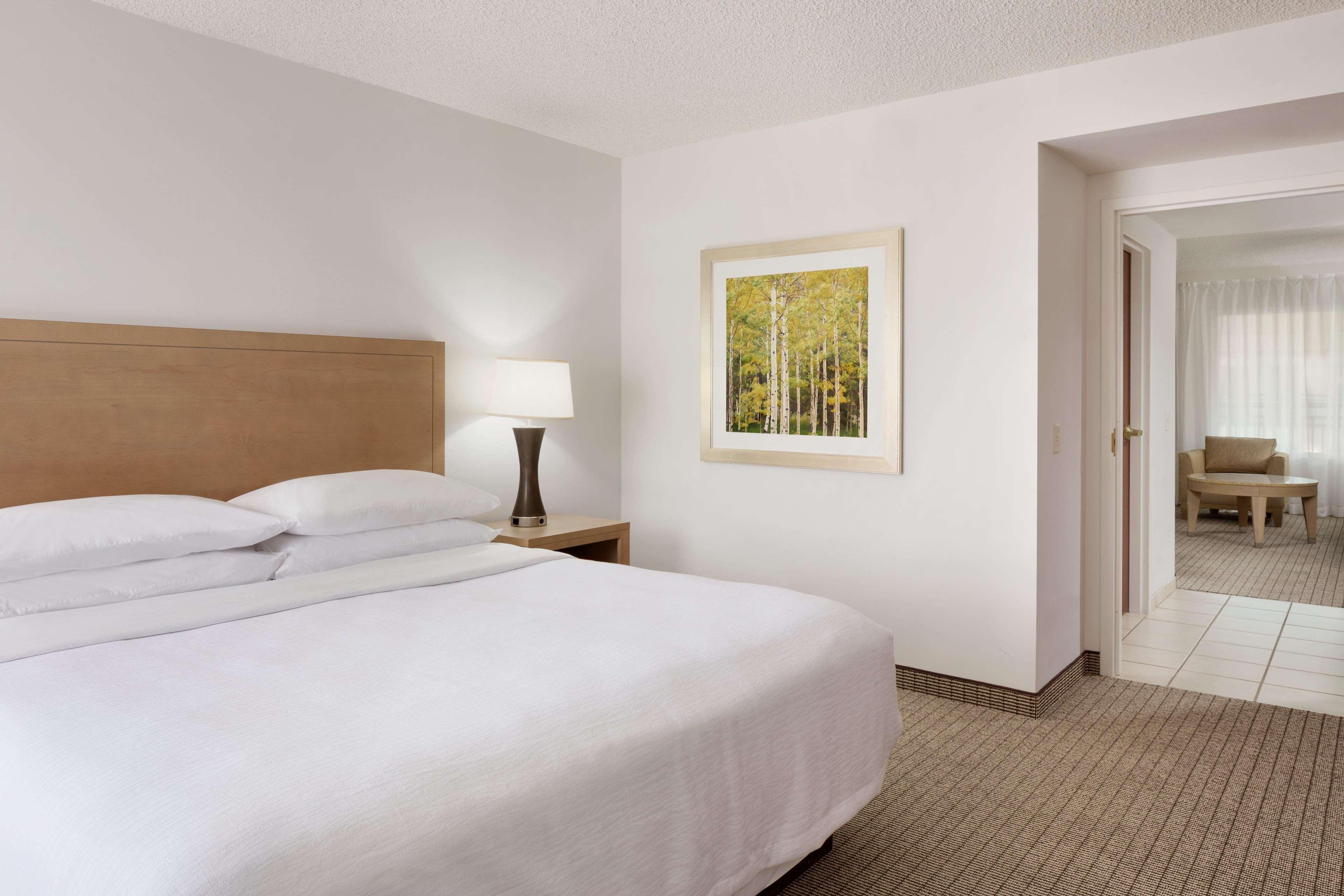 2 ROOMS, SUITE, KING BED