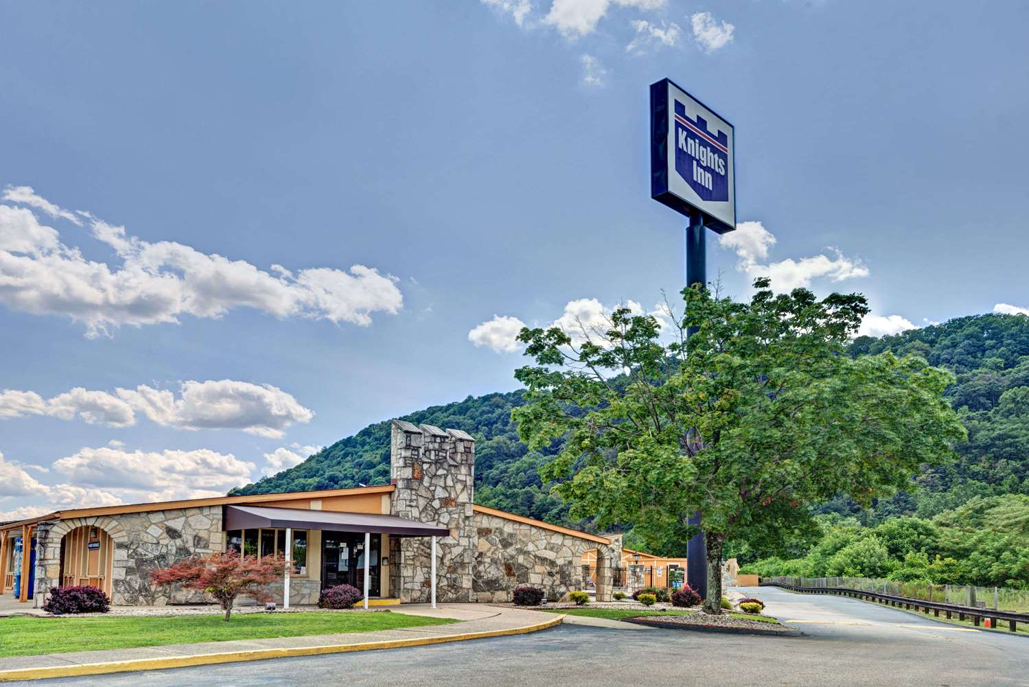 Knights Inn Charleston WV 3/6